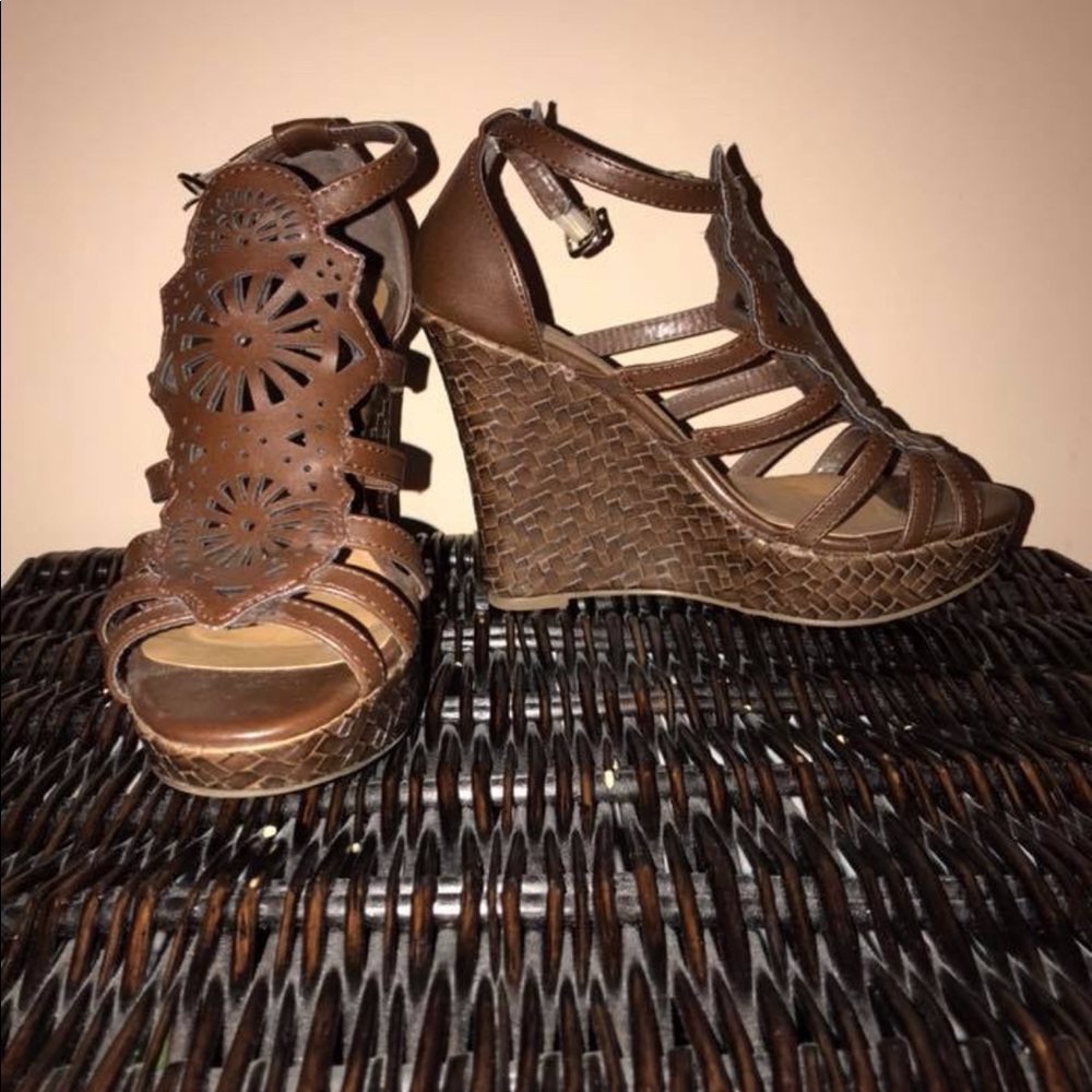 Woman Brown Wedges.